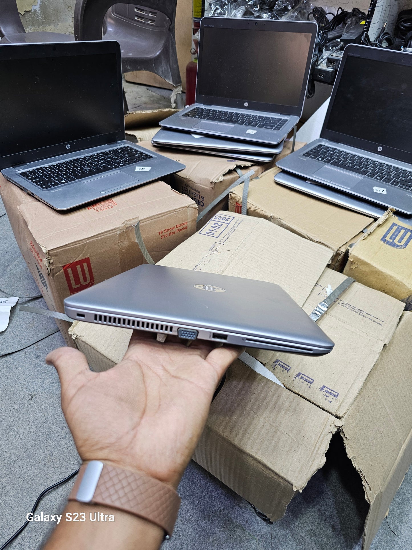 HP EliteBook 840 G3 | Core i5 6th Gen | 8GB RAM | 256GB SSD | FHD | Backlit Keyboard | Slim & Stylish | USA Stock
