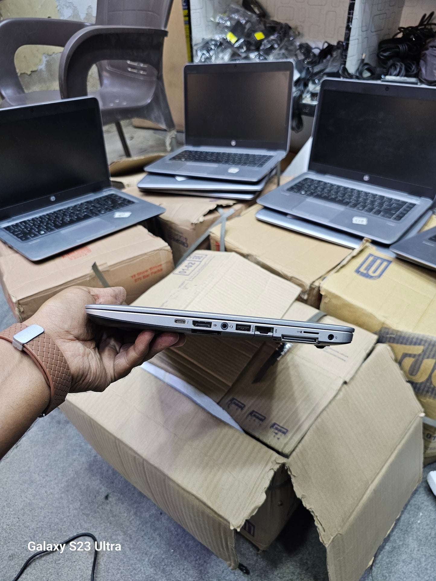 HP EliteBook 840 G3 | Core i5 6th Gen | 8GB RAM | 256GB SSD | FHD | Backlit Keyboard | Slim & Stylish | USA Stock